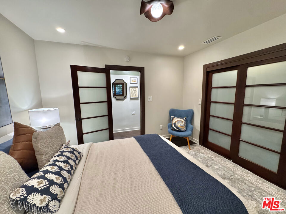 636 N Curson Avenue Property Photo 16