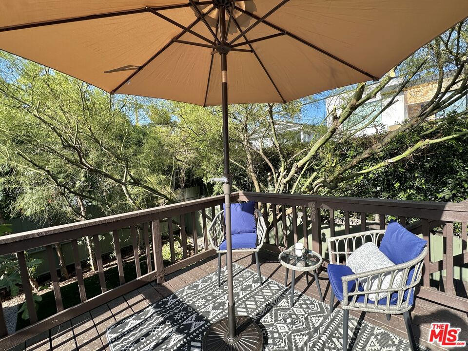 636 N Curson Avenue Property Photo 21