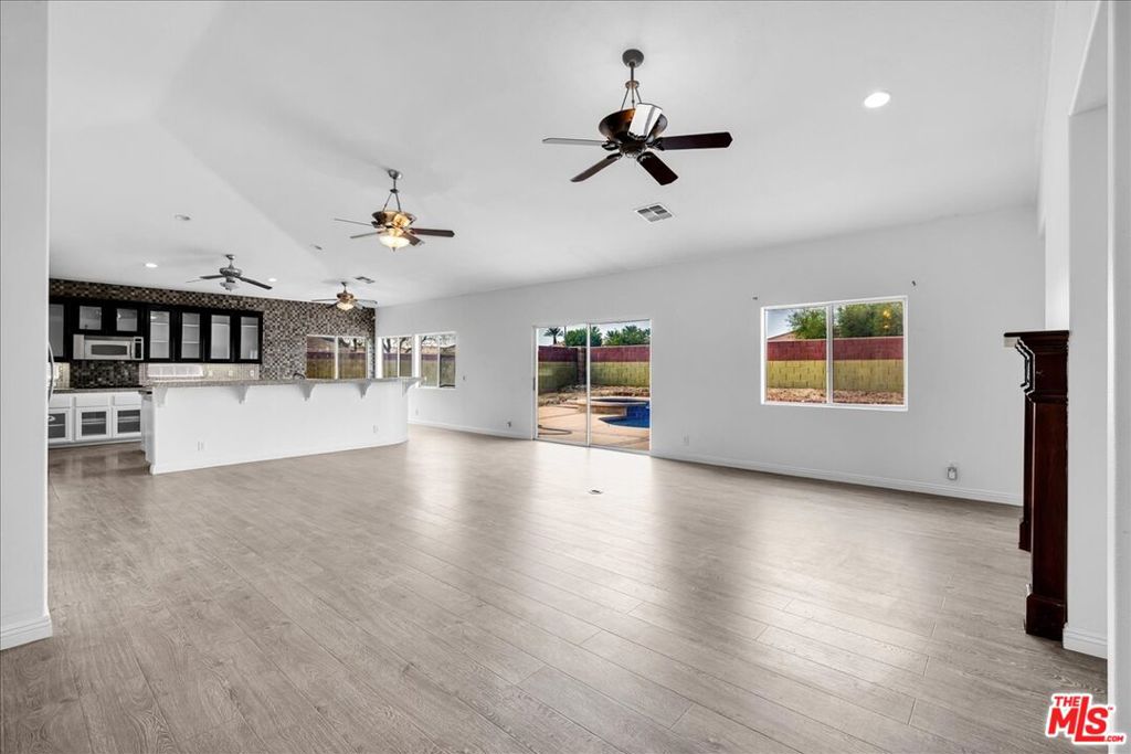 80442 Jasper Park Avenue Property Photo 5