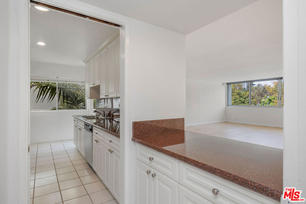 440 S Roxbury Drive 201 Property Photo 4