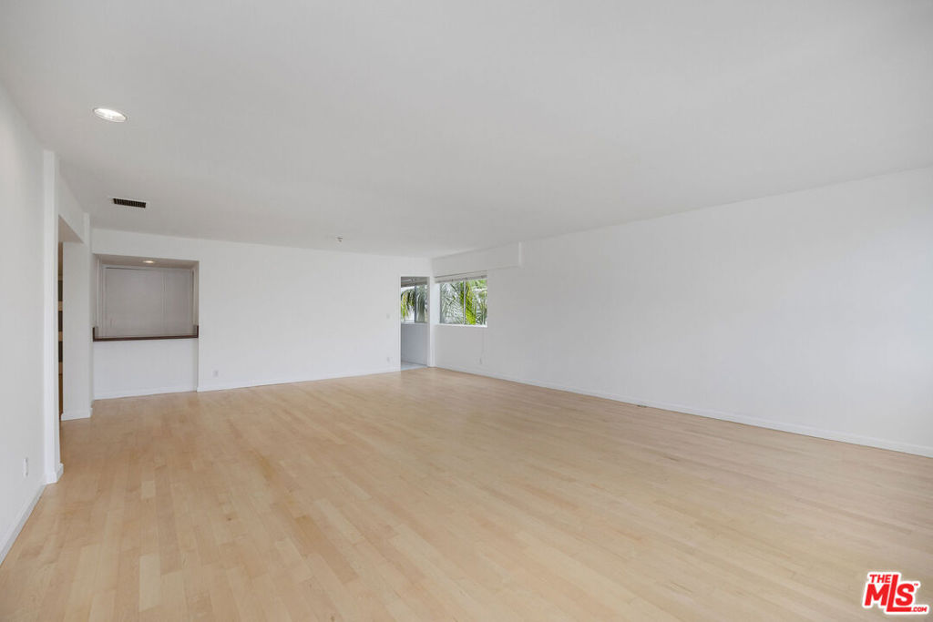 440 S Roxbury Drive 201 Property Photo 5