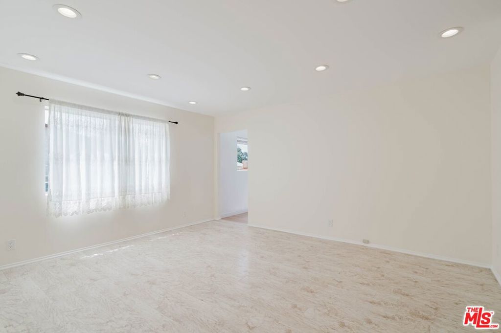 10539 Samoa Avenue Property Photo 4