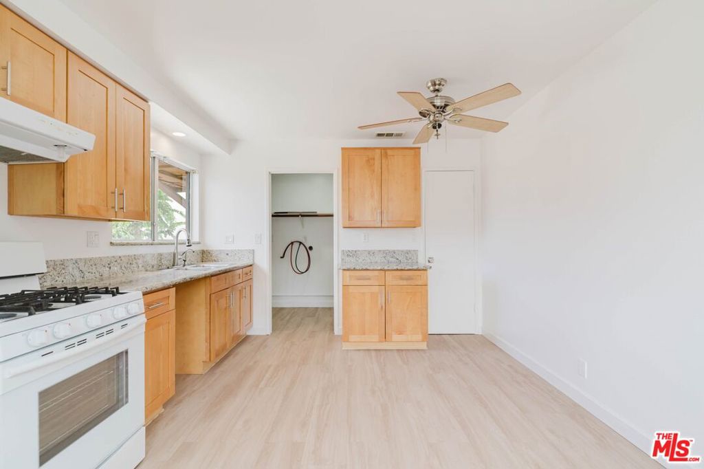 10539 Samoa Avenue Property Photo 12