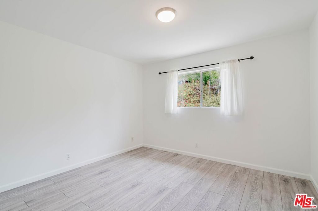 10539 Samoa Avenue Property Photo 15