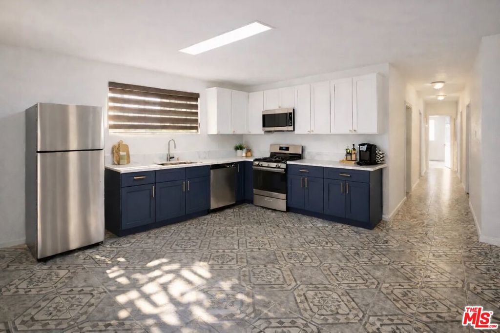 744 S New Hampshire Avenue Property Photo 1