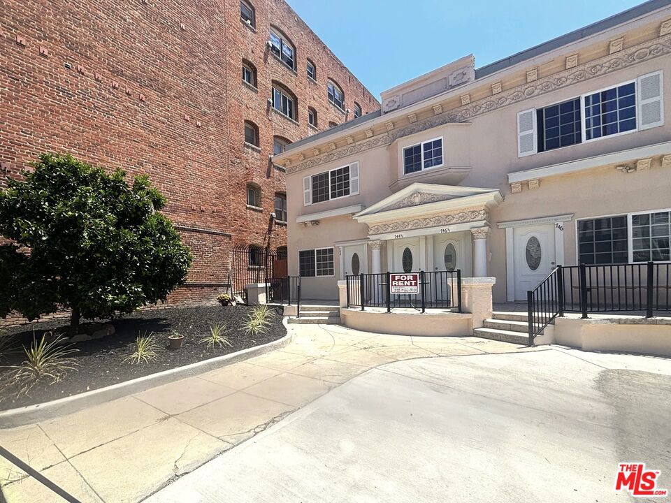 744 S New Hampshire Avenue Property Photo 4