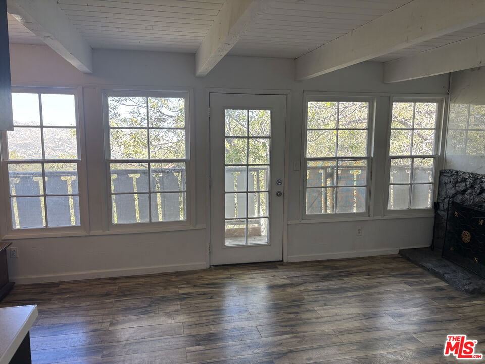 1327 Evergreen Lane Property Photo 12