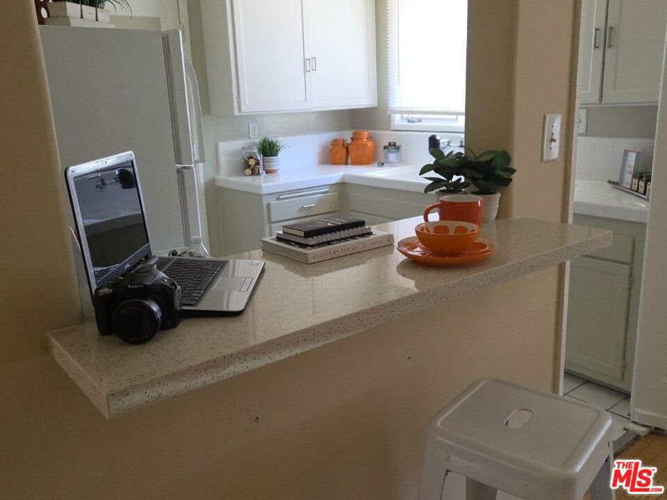 4072 Hillcrest Drive D Property Photo 3