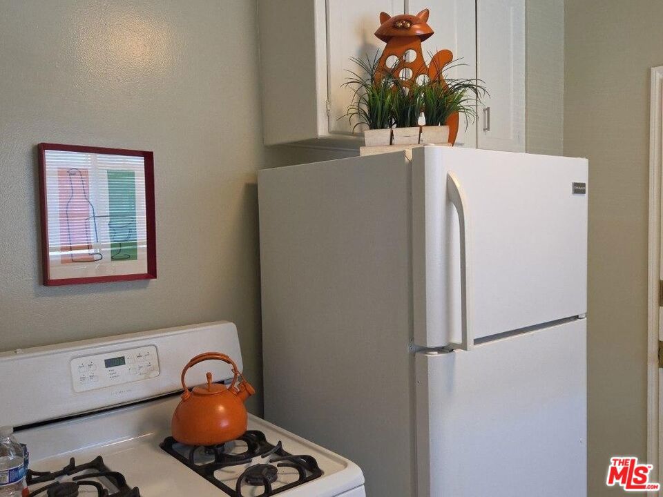 4072 Hillcrest Drive D Property Photo 4