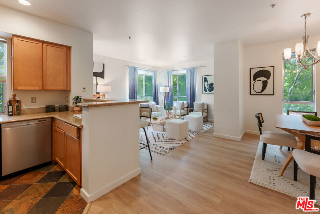 6400 Crescent Parkway 202 Property Photo 10