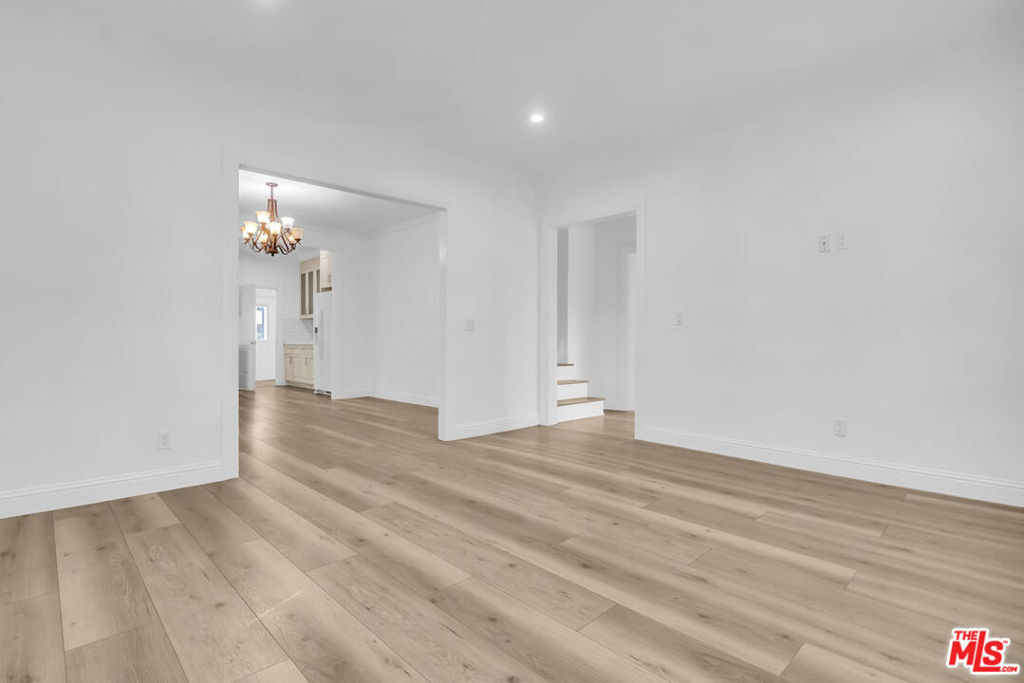 261 W 43rd Place Property Photo 3