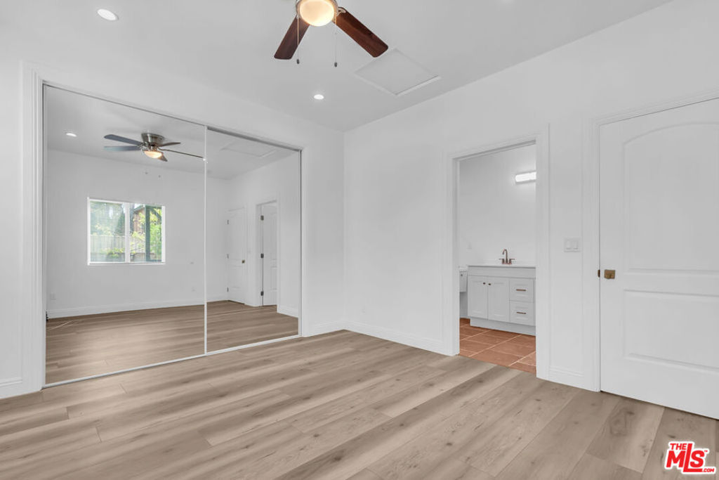261 W 43rd Place Property Photo 15