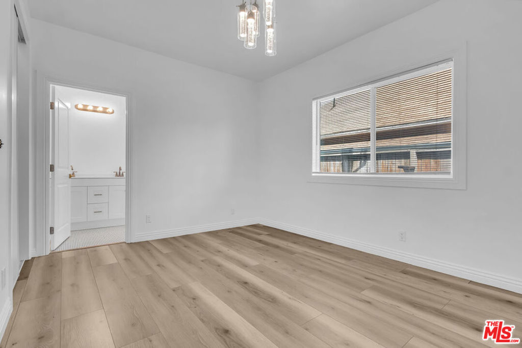 261 W 43rd Place Property Photo 17