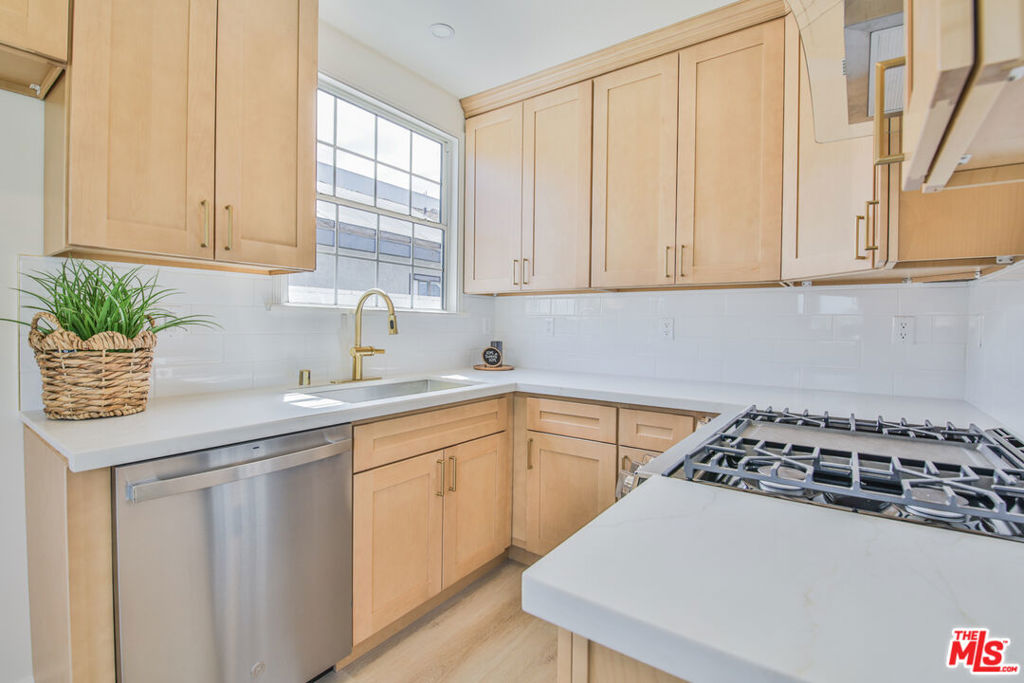 4814 W 131st Street Property Photo 9