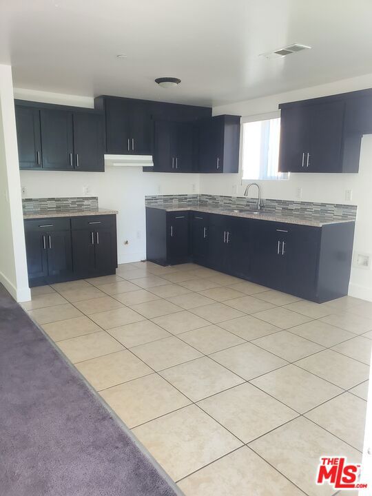 831 E 109th Street Property Photo 2
