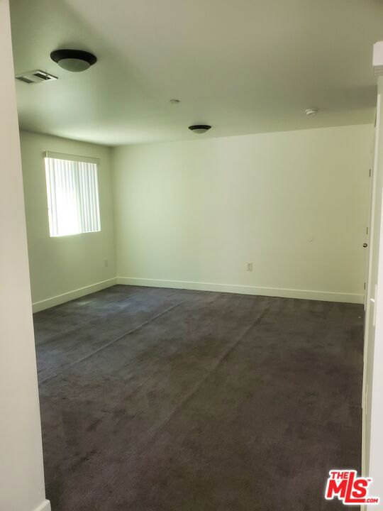 831 E 109th Street Property Photo 4