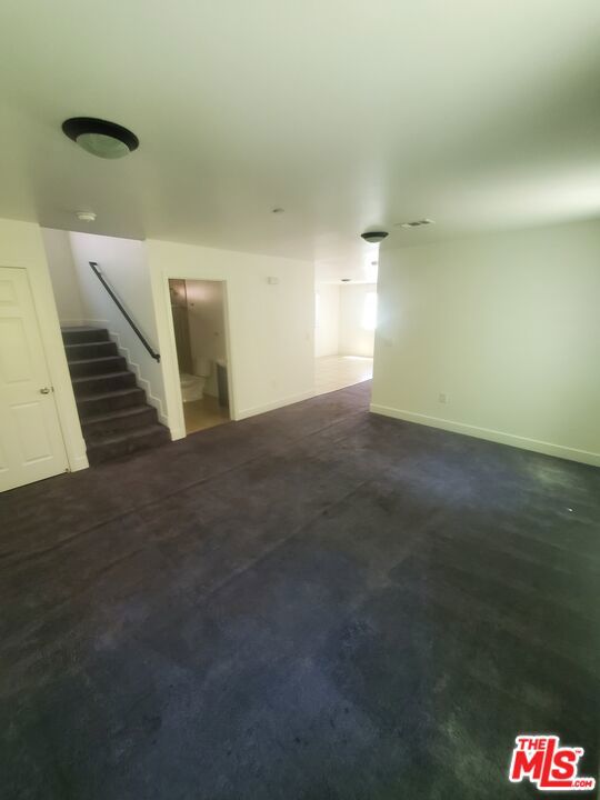 831 E 109th Street Property Photo 6