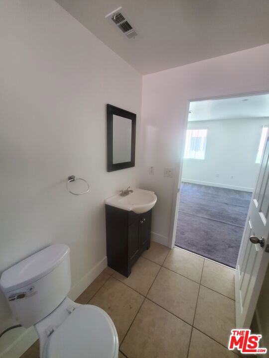 831 E 109th Street Property Photo 8