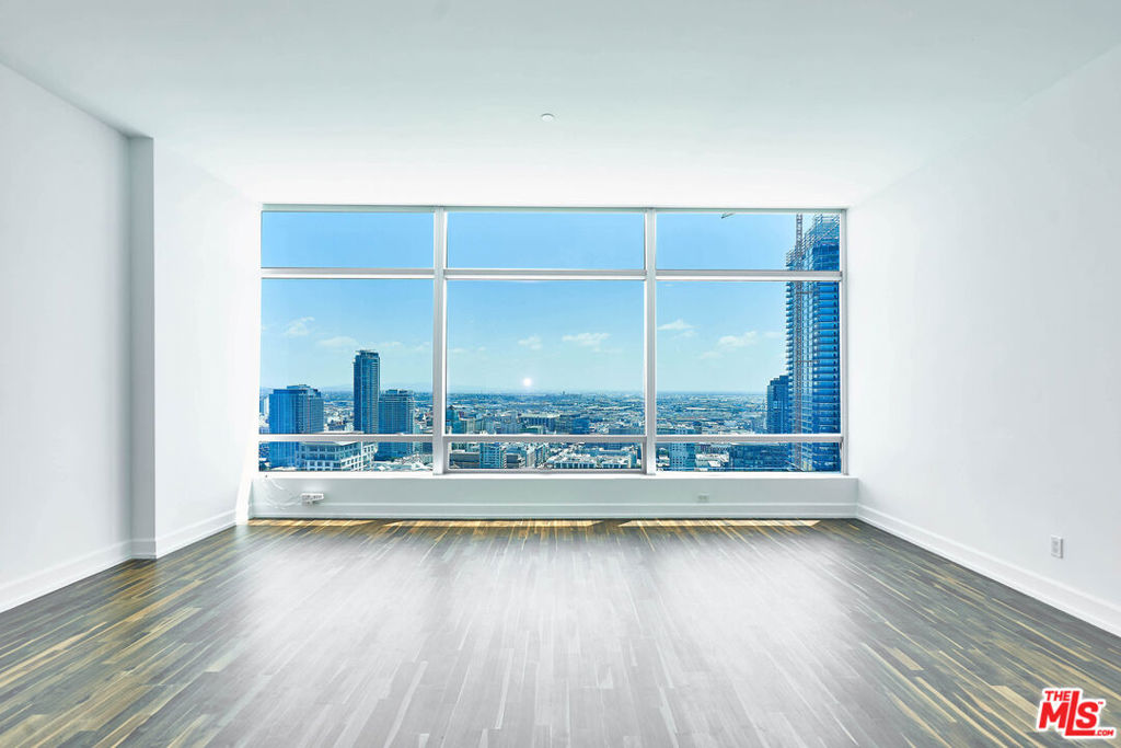 900 W OLYMPIC Boulevard 35i Property Photo 1