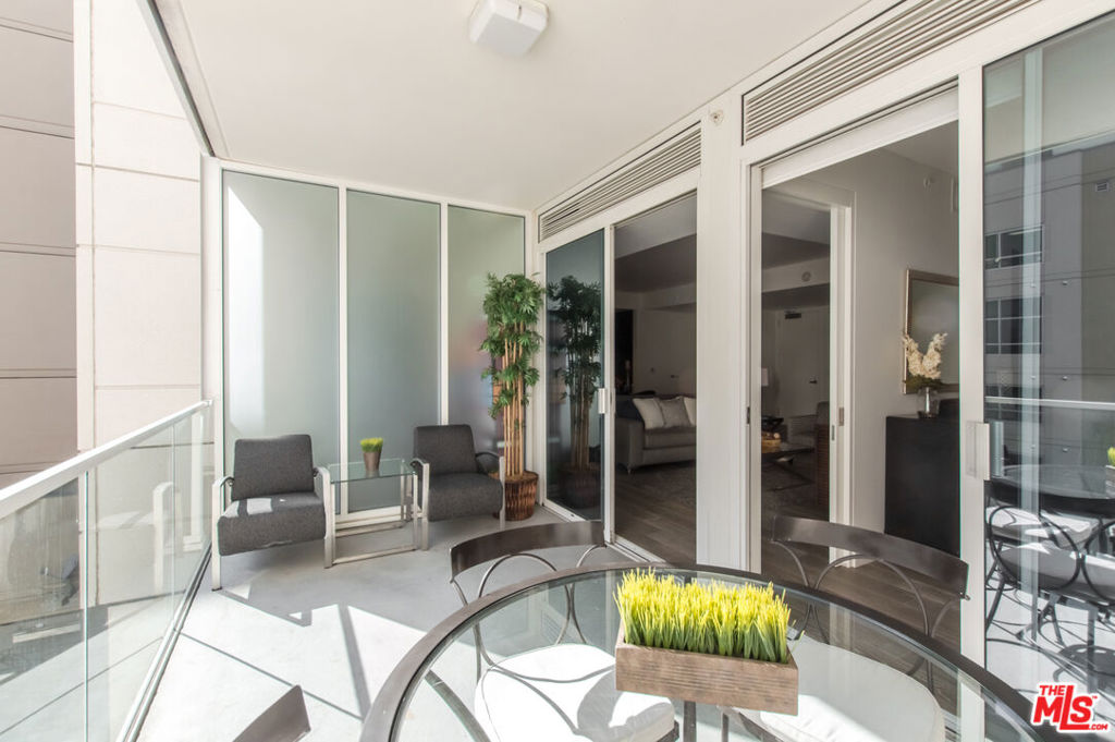 6250 Hollywood Boulevard 4L Property Photo 1