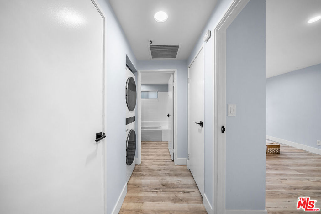 727 S Ardmore Avenue 108 Property Photo 11