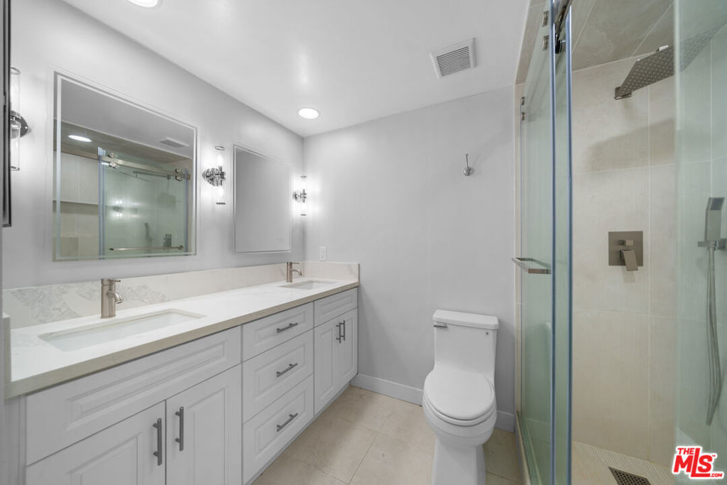 727 S Ardmore Avenue 108 Property Photo 19