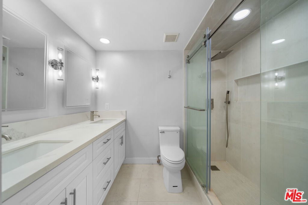 727 S Ardmore Avenue 108 Property Photo 21