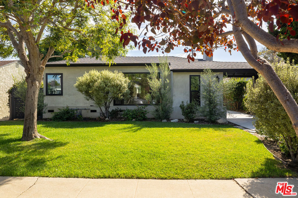2621 Veteran Avenue Property Photo 2