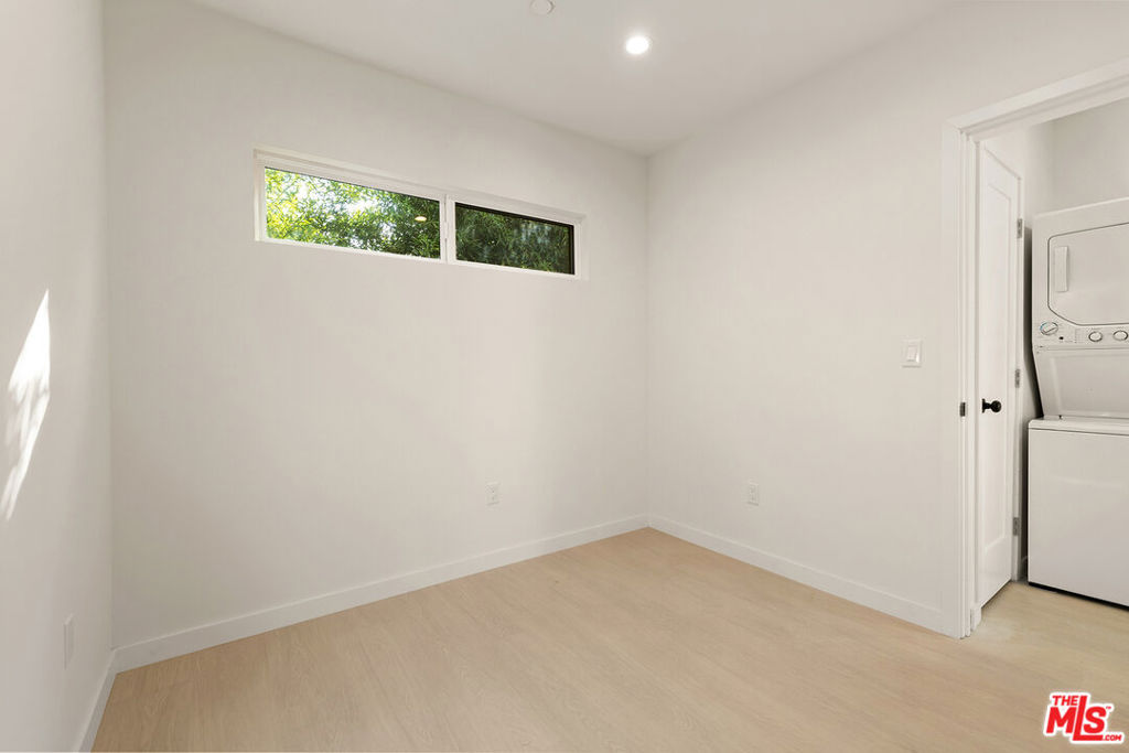 2621 Veteran Avenue Property Photo 23