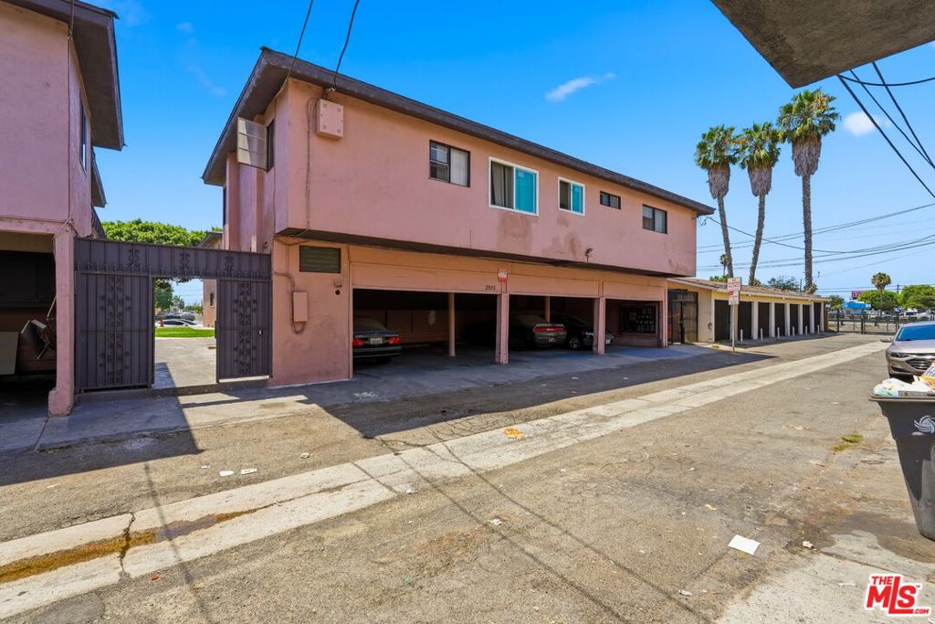 2912 W 141st Place Property Photo 17