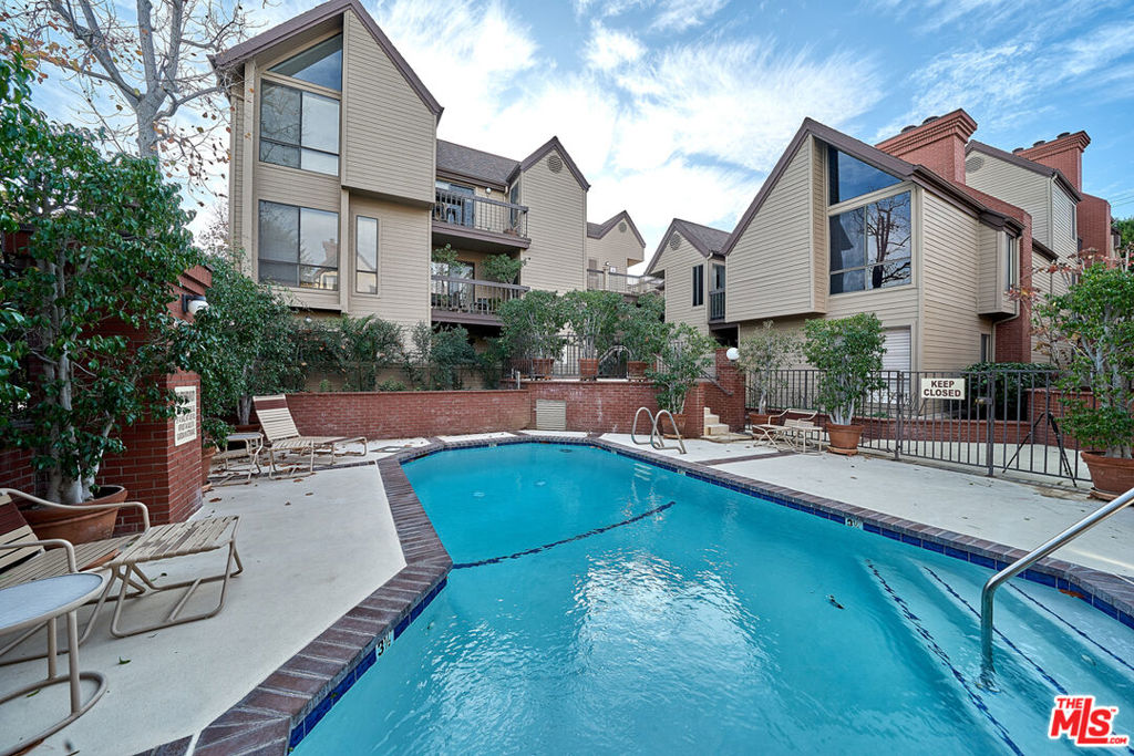 835 S Lucerne Boulevard 205 Property Photo 24