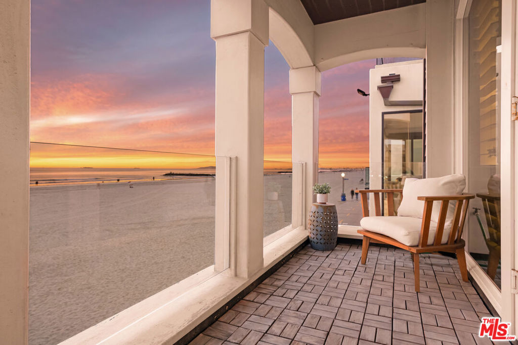 2400 W Oceanfront Property Photo 10