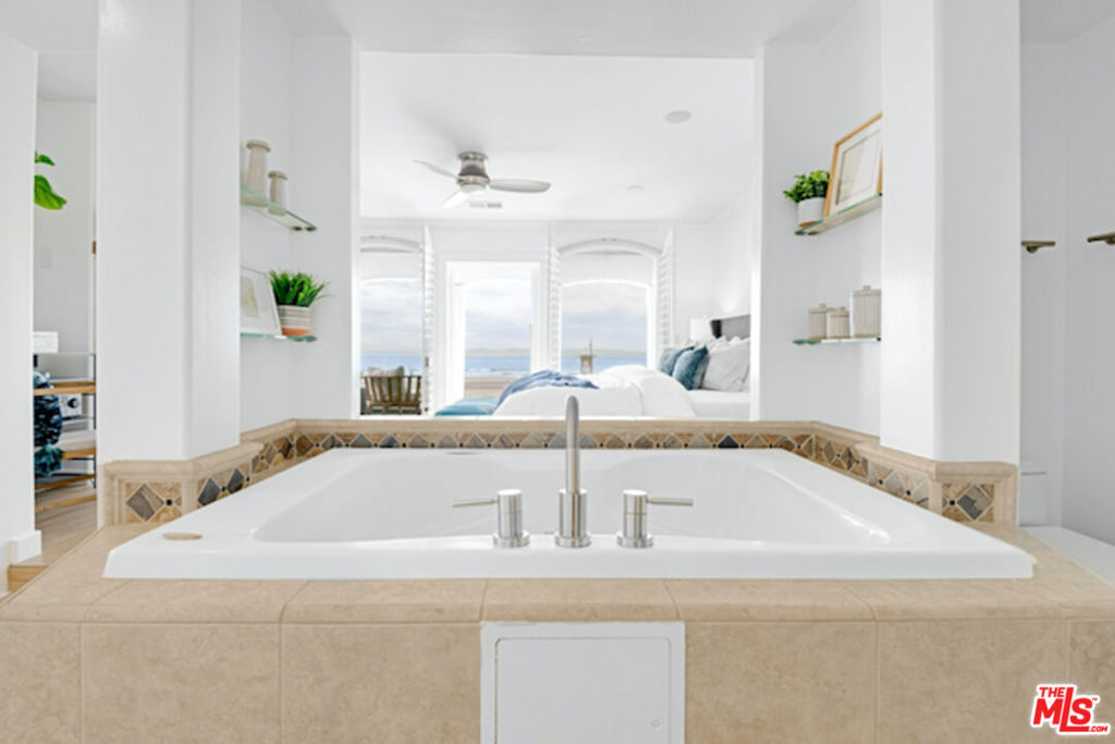 2400 W Oceanfront Property Photo 12