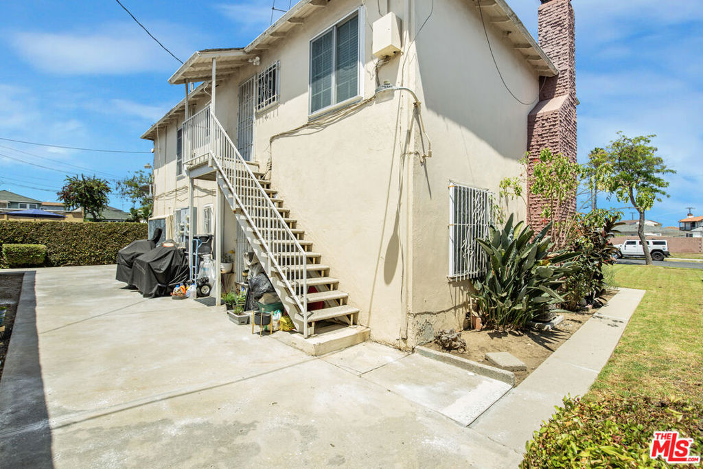 2414 W 85th Street Property Photo 7