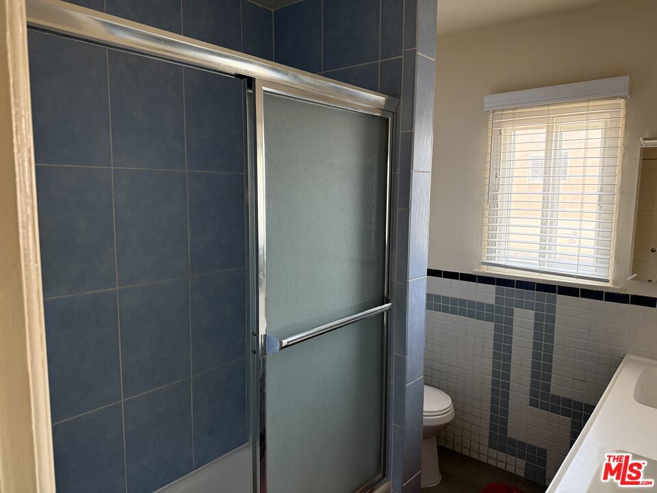 2414 W 85th Street Property Photo 15