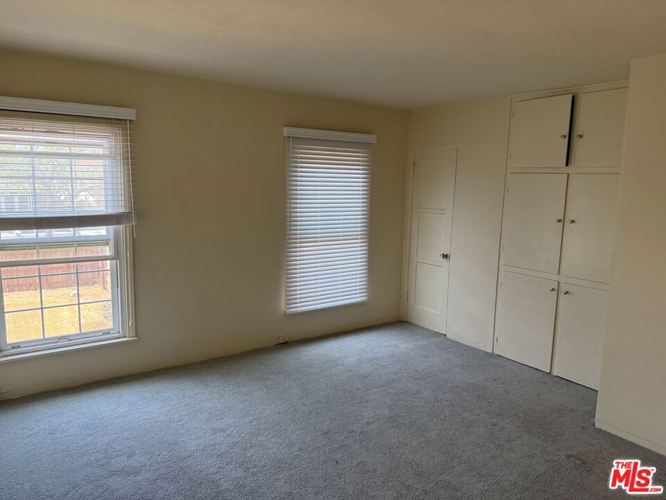 2414 W 85th Street Property Photo 16