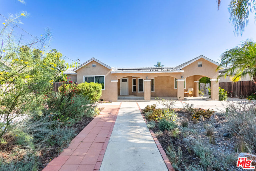 11817 Kittridge Street Property Photo 1