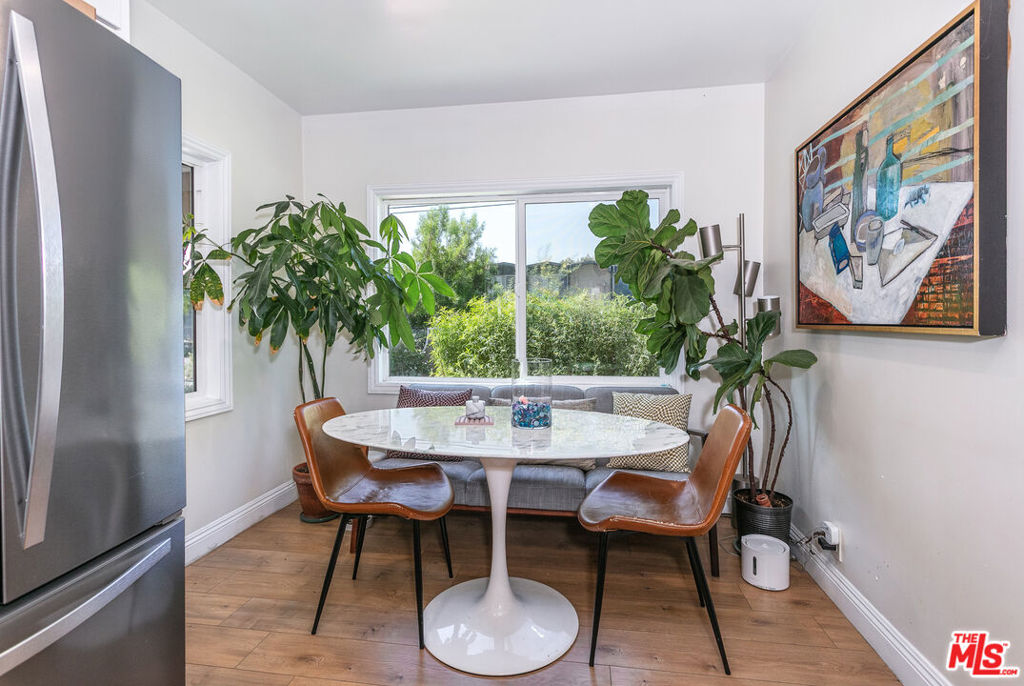 11817 Kittridge Street Property Photo 8