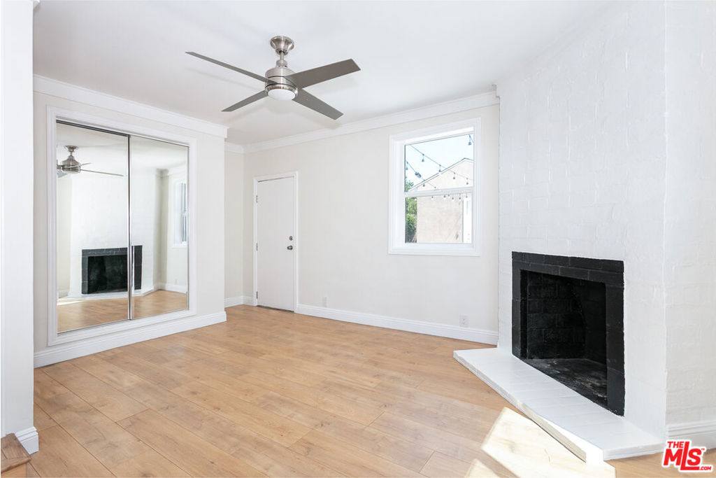 11817 Kittridge Street Property Photo 18