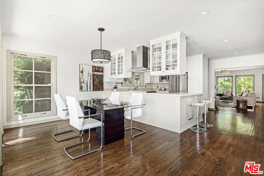 449 Westbourne Drive Property Photo 3