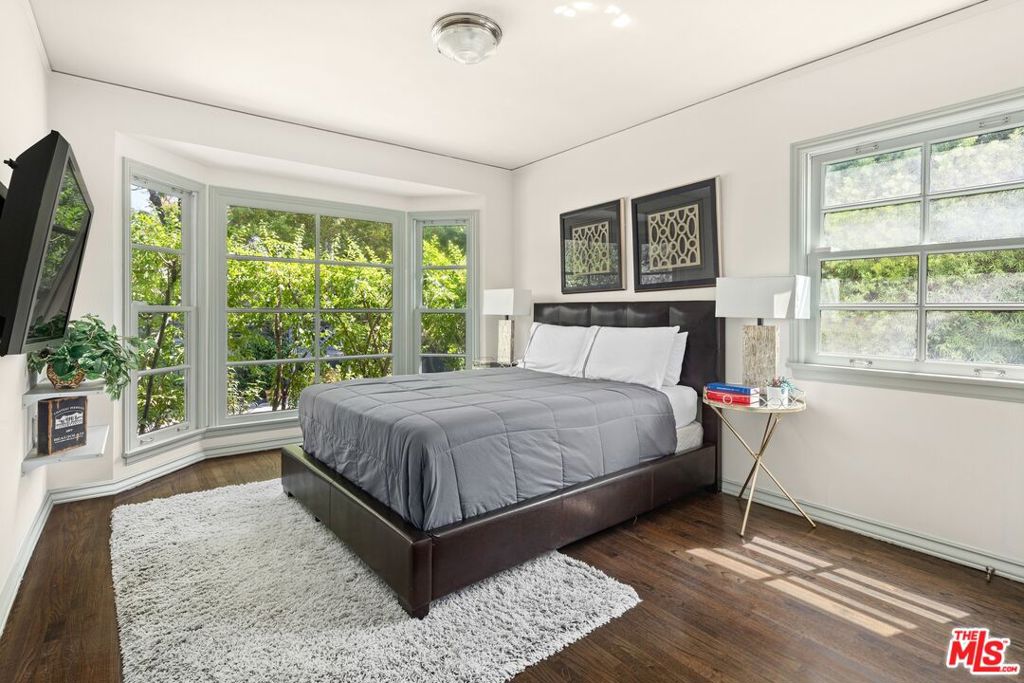449 Westbourne Drive Property Photo 8