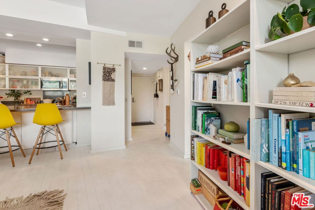 7250 Franklin Avenue 903 Property Photo 6
