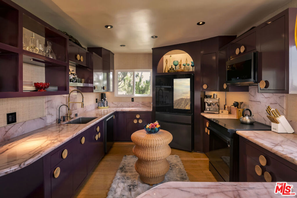 7560 Hollywood Boulevard Ph409 Property Photo 4