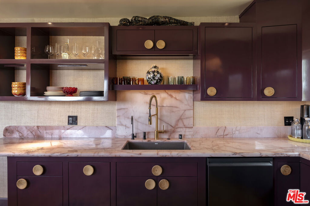 7560 Hollywood Boulevard Ph409 Property Photo 5