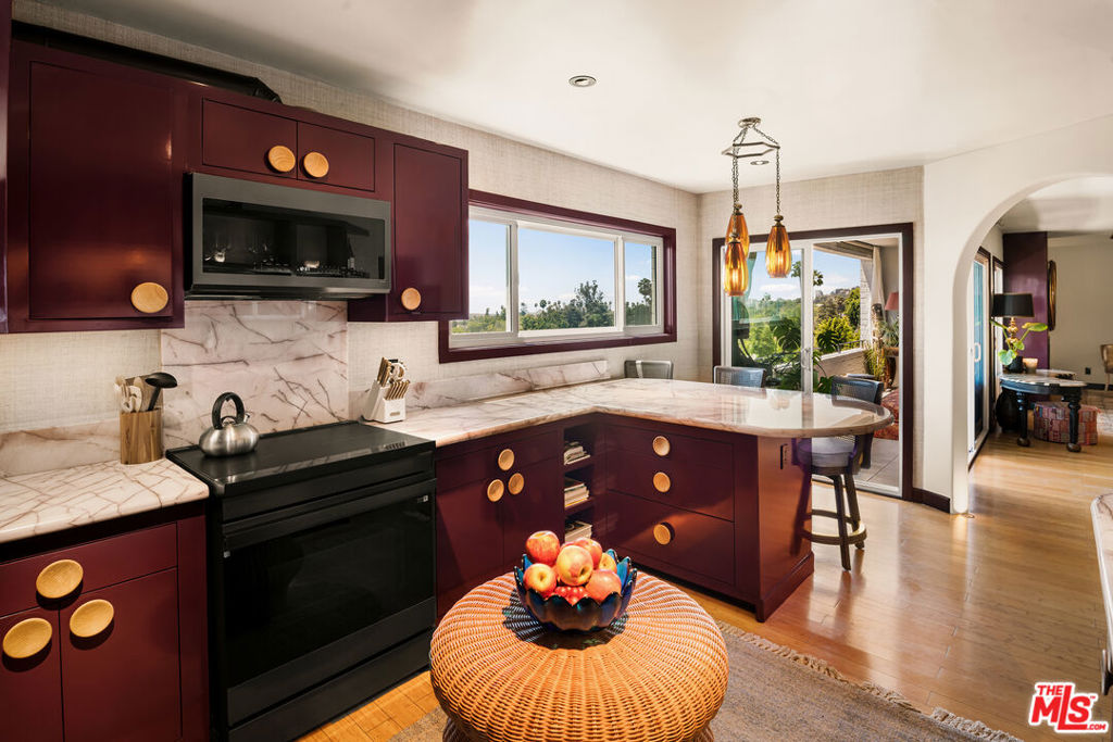 7560 Hollywood Boulevard Ph409 Property Photo 6
