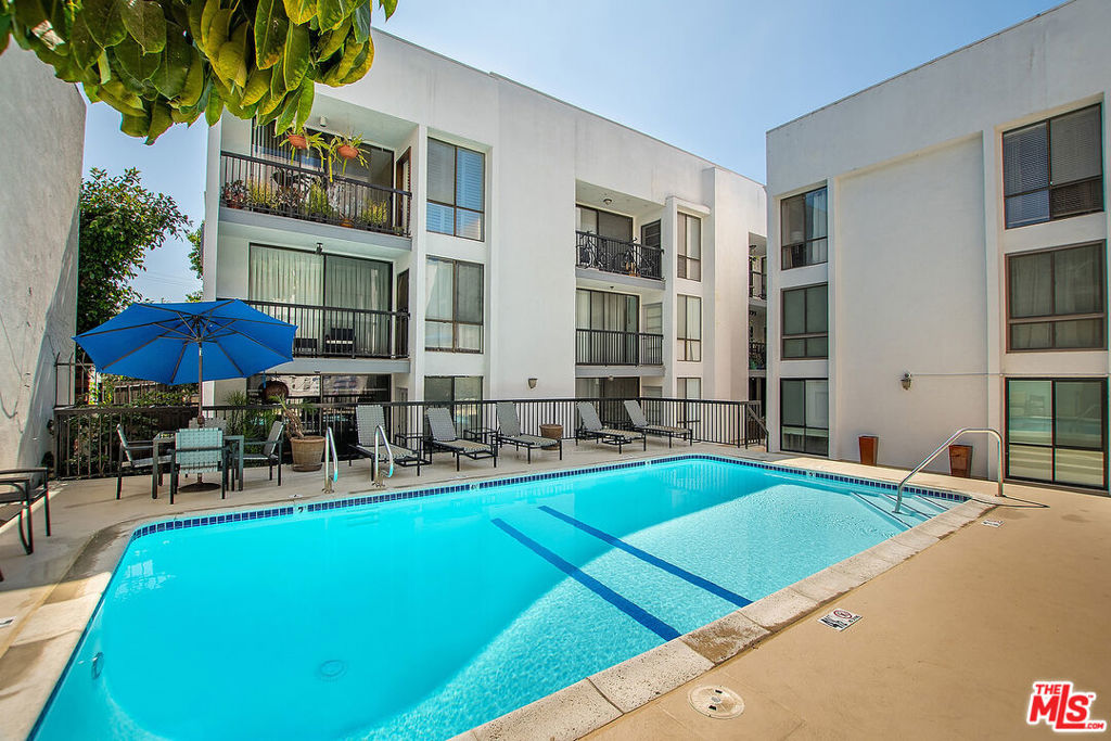 906 N Doheny Drive 510 Property Photo 1