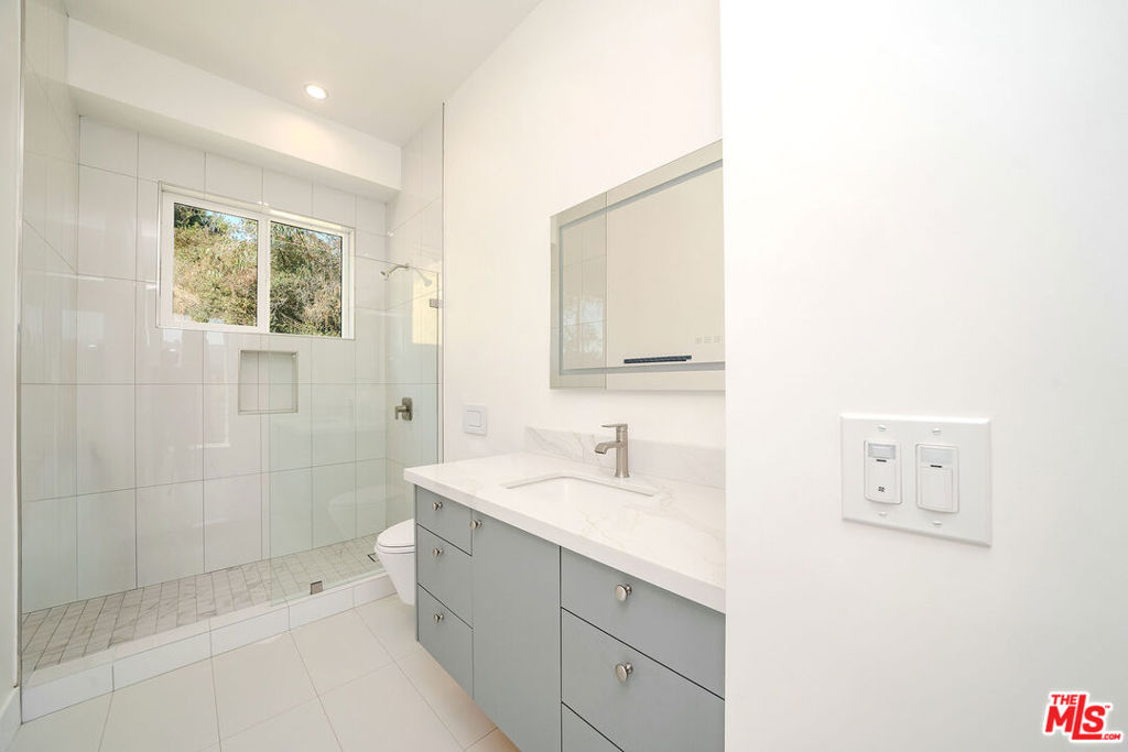 2882 El Roble Drive Property Photo 18