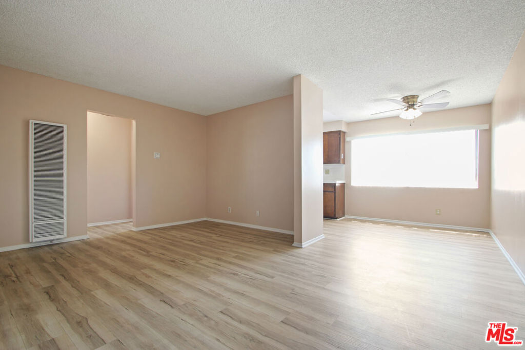 14108 Doty Avenue 38 Property Photo 10