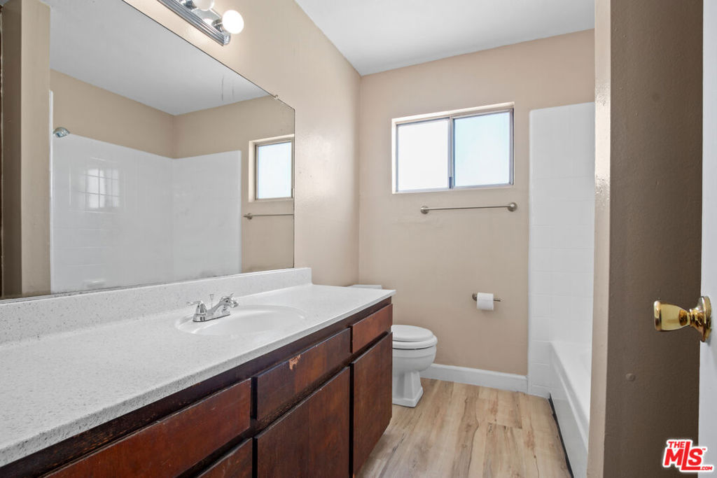 14108 Doty Avenue 38 Property Photo 14