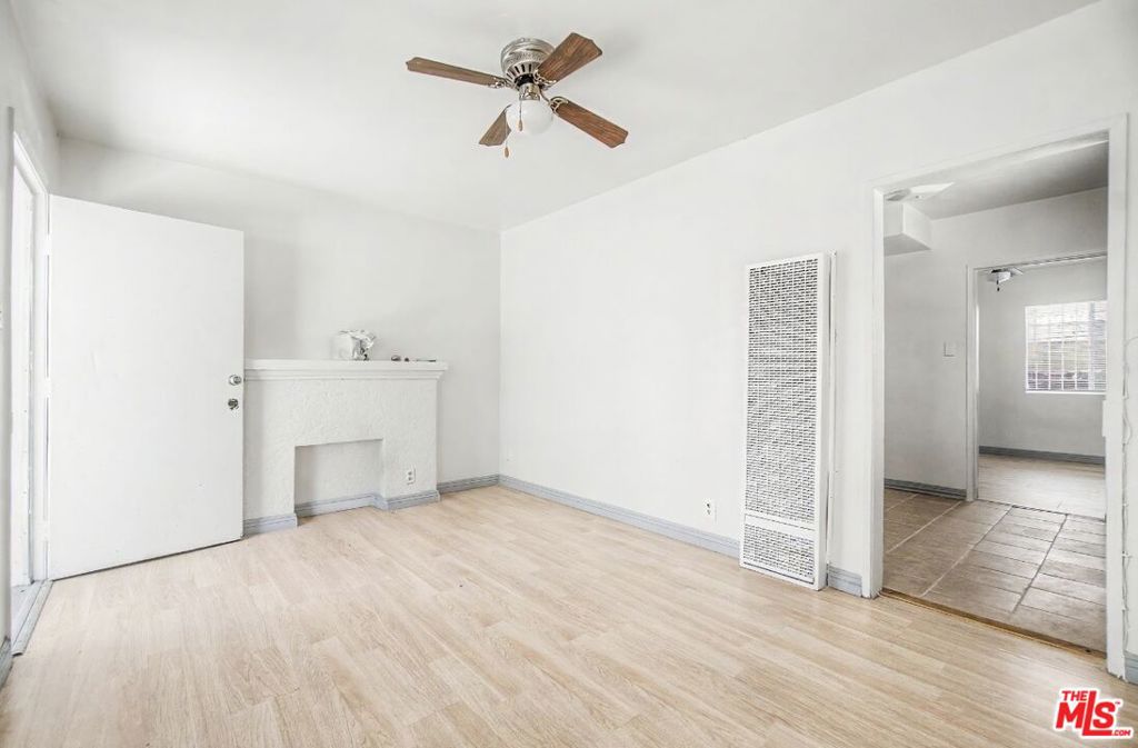12015 S Willowbrook Avenue Property Photo 7